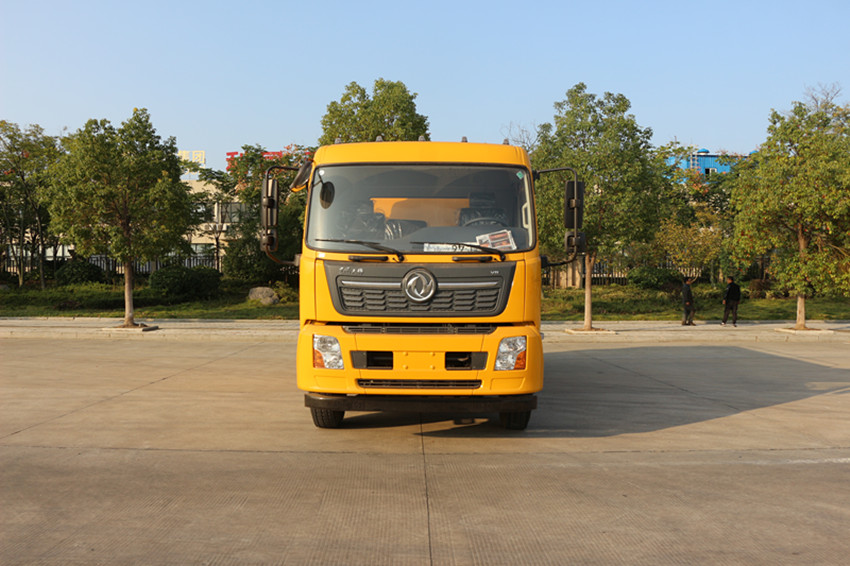 東風(fēng)天錦12方清洗吸污車(chē) 東風(fēng)天錦12方清洗吸污車(chē)