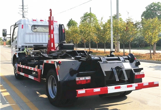 國六東風(fēng)凱普特勾臂式垃圾車(chē) 國六東風(fēng)凱普特勾臂式垃圾車(chē)