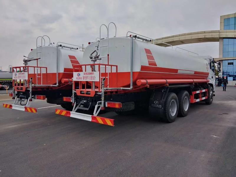 20噸灑水車(chē) 20噸灑水車(chē)
