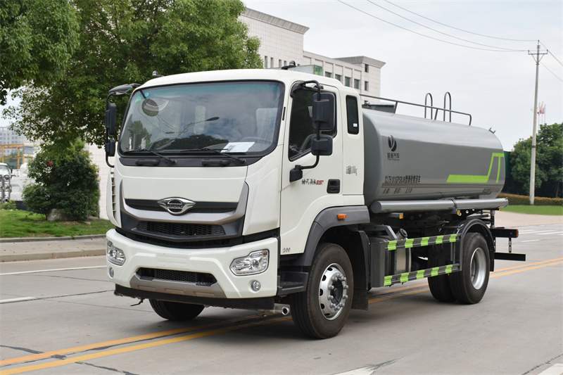 福田12方灑水車(chē)